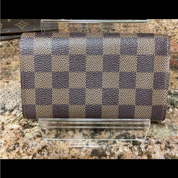 Louis Vuitton Tresor Wallet - Picture 2 of 9